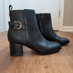 Giani Bernini Black Ankle Booties Size 6.5. Brand New
